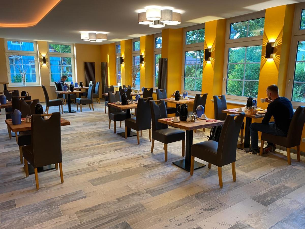 Heidekoenig Hotel Целе Екстериор снимка