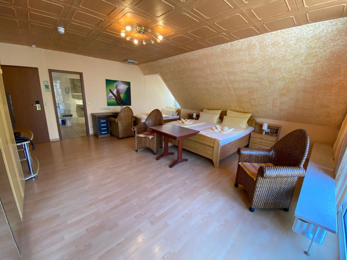 Heidekoenig Hotel Целе Екстериор снимка