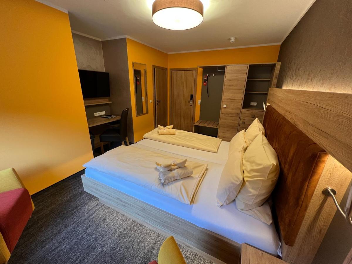 Heidekoenig Hotel Целе Екстериор снимка