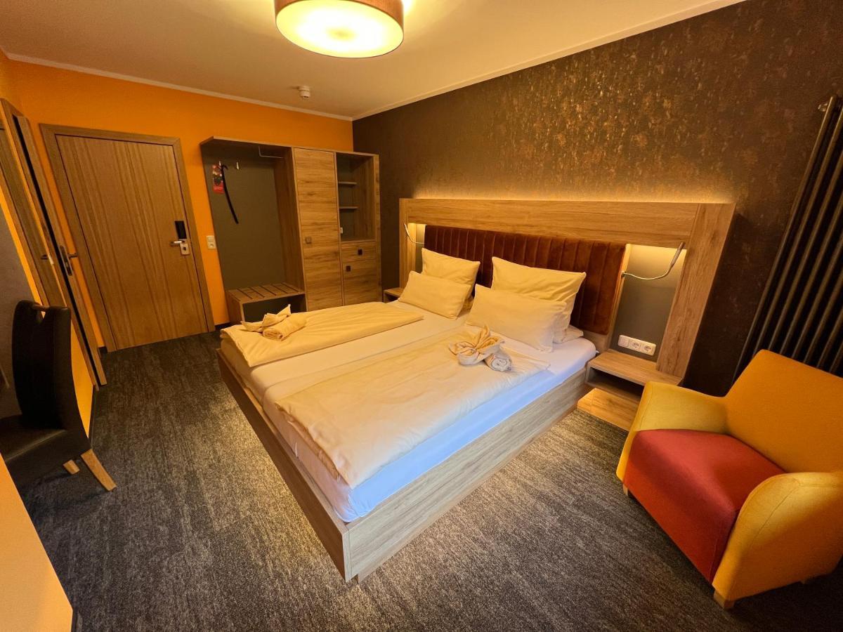 Heidekoenig Hotel Целе Екстериор снимка