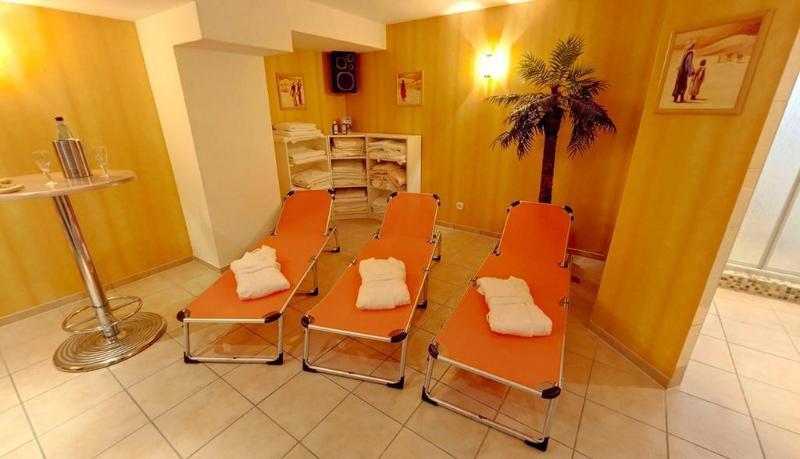Heidekoenig Hotel Целе Екстериор снимка