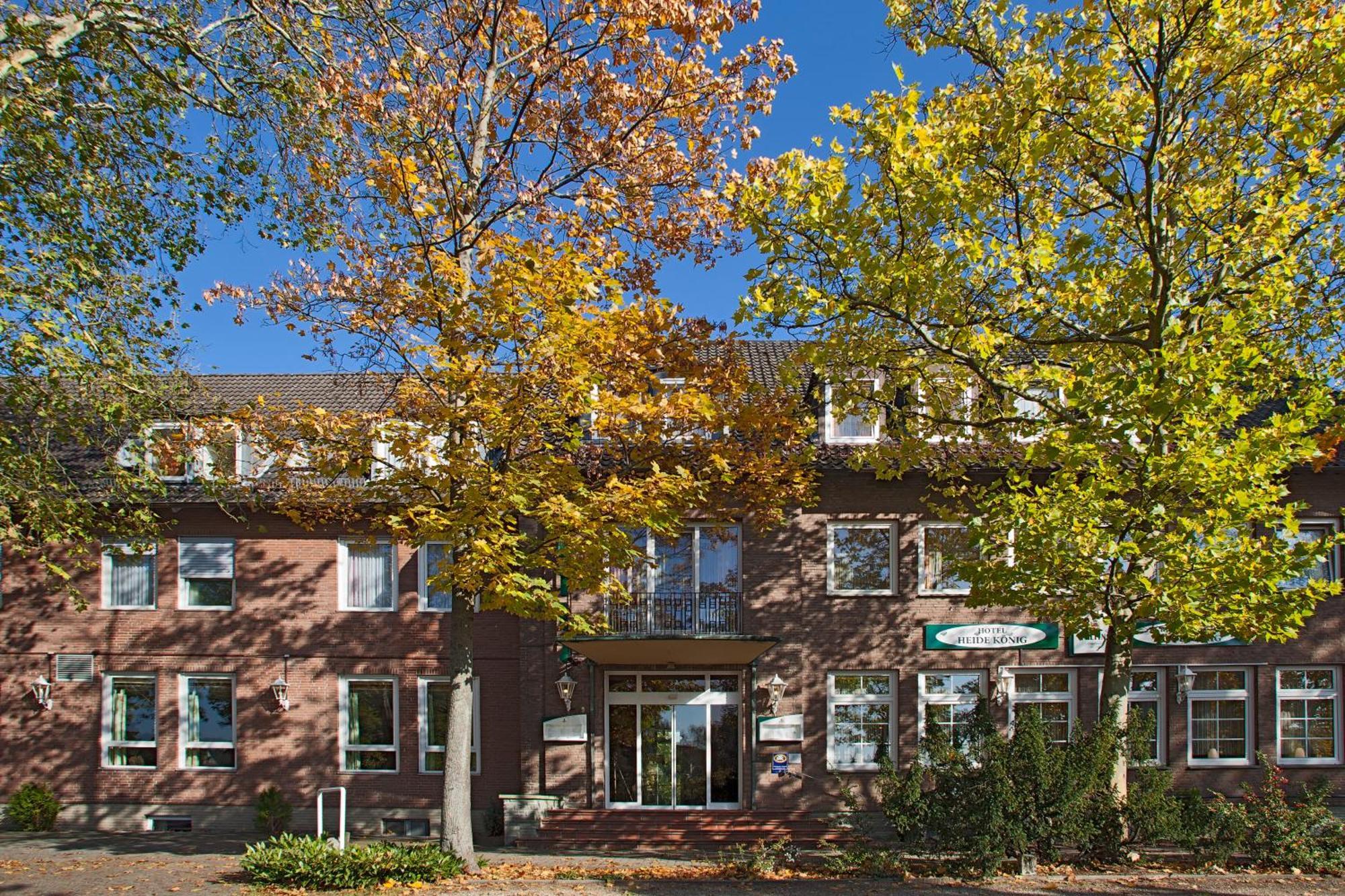 Heidekoenig Hotel Целе Екстериор снимка