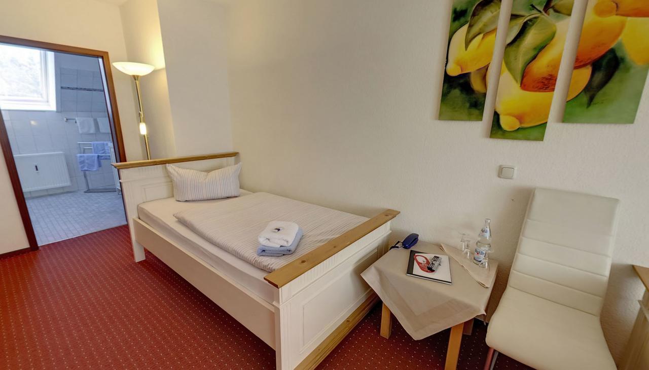 Heidekoenig Hotel Целе Екстериор снимка