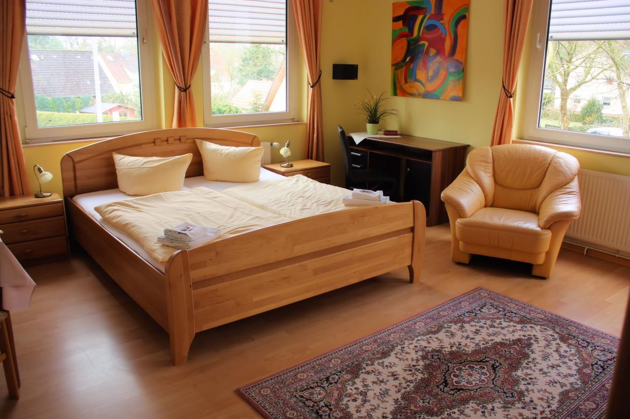 Heidekoenig Hotel Целе Екстериор снимка