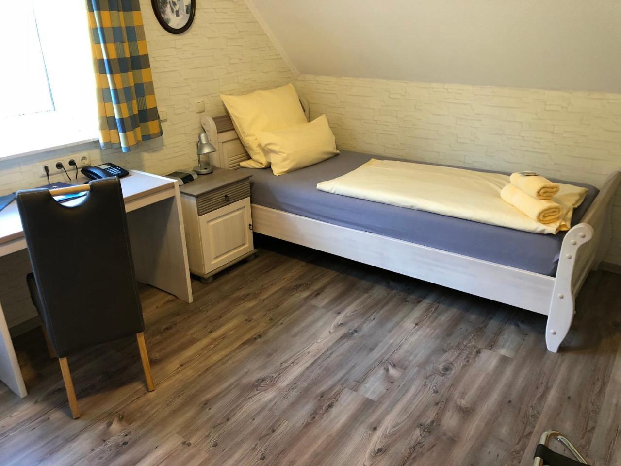Heidekoenig Hotel Целе Екстериор снимка