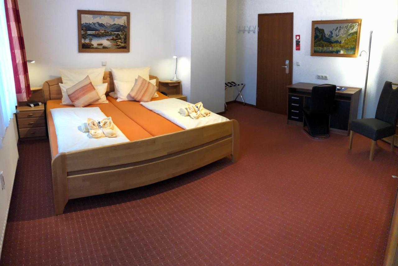 Heidekoenig Hotel Целе Екстериор снимка